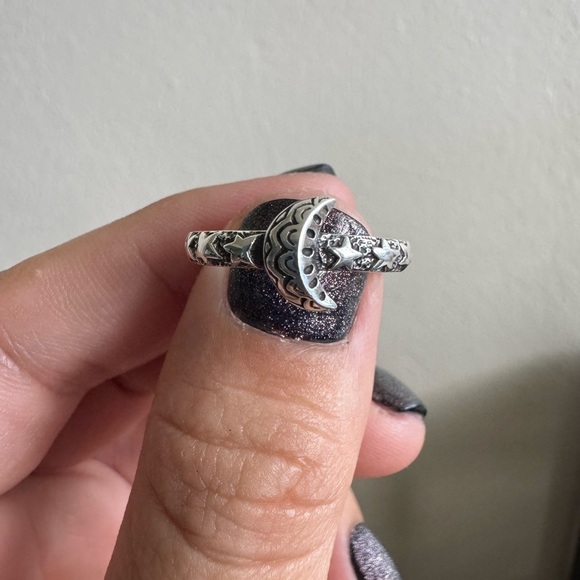 925 Sterling Silver Oxidized Moon and Star Ring - Picture 7 of 9